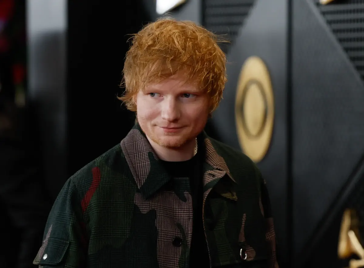 Actress Hannah Einbinder hopes Ed Sheeran gets ‘really bad sunburn’ after Macklemore removed from tour