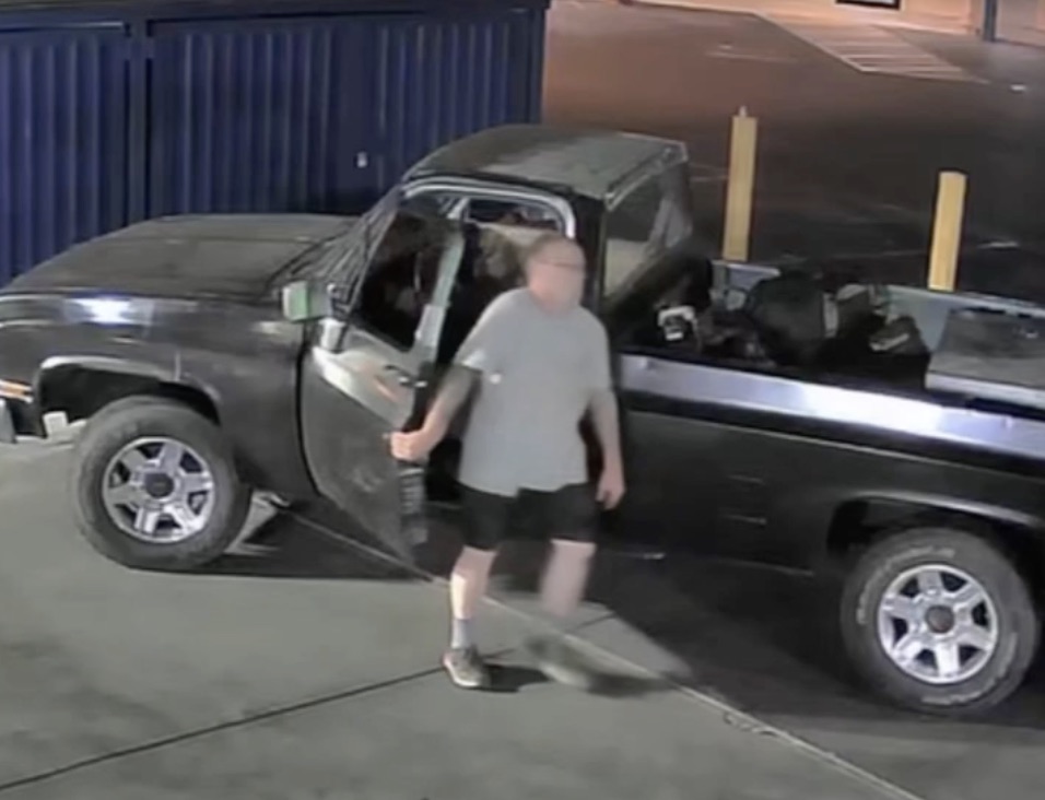 Moment brazen thief caught sucking $2,500 in gas from underground tanks at California gas station