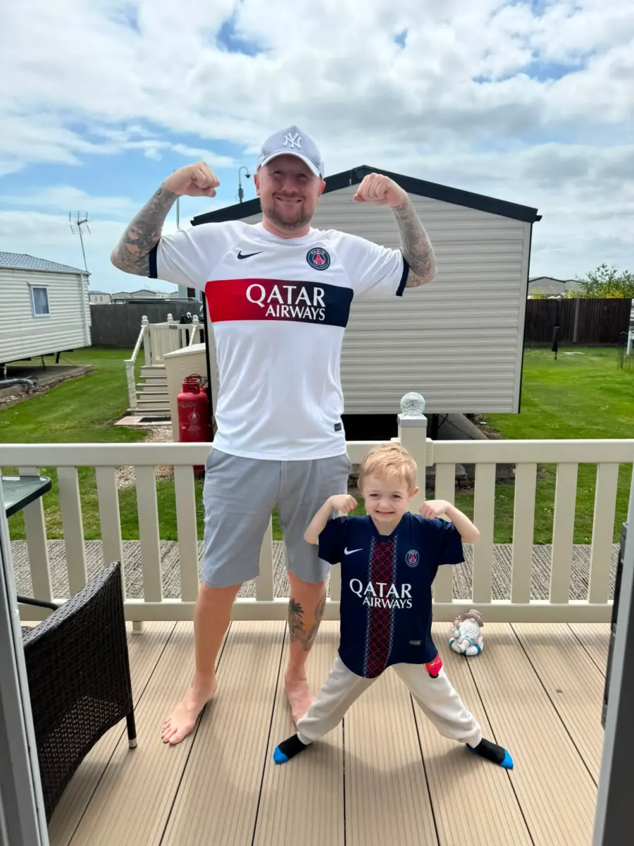 Hero dad loses six stone to undergo 'extremely rare' transplant to save son's life
