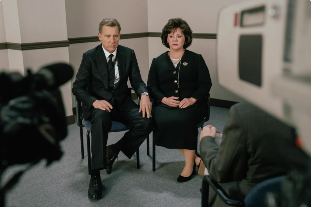 Melissa McCarthy and Clive Owen are spitting image of JonBenét Ramsey’s parents in first photo from new Netflix drama
