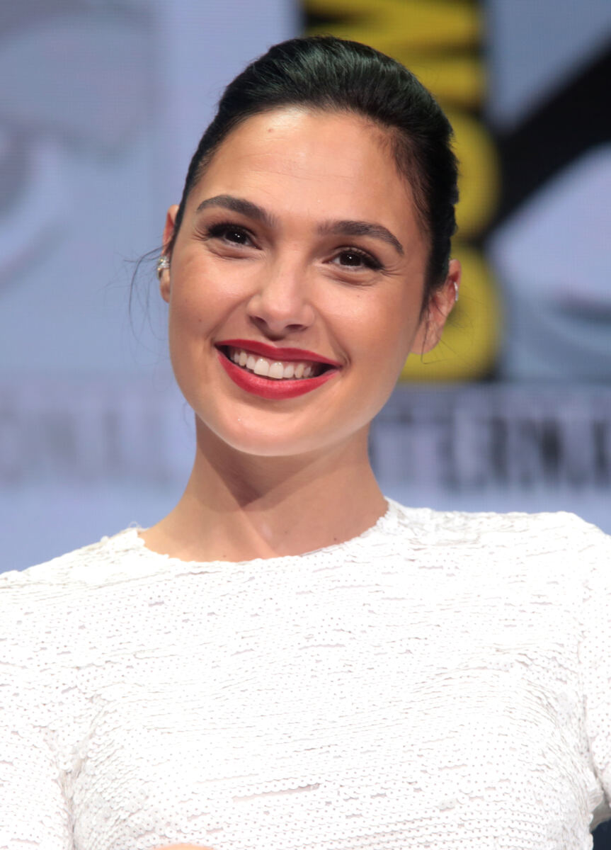Gal Gadot reveals she never made the cut for Tom Cruise's famous $125 holiday cake list