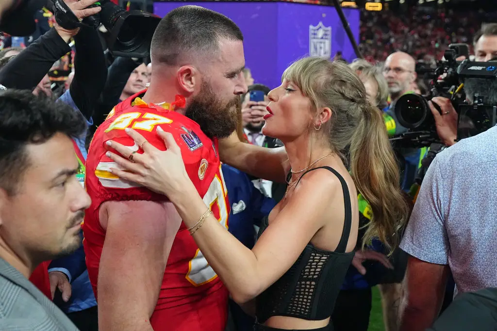 Lip readers catch what Taylor Swift yelled as she pointed to wedding ring at Travis Kelce's game