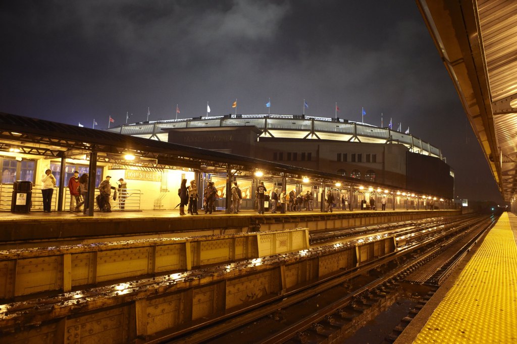 MTA worker, mom of 3, fatally struck by oncoming train while working on NYC subway tracks