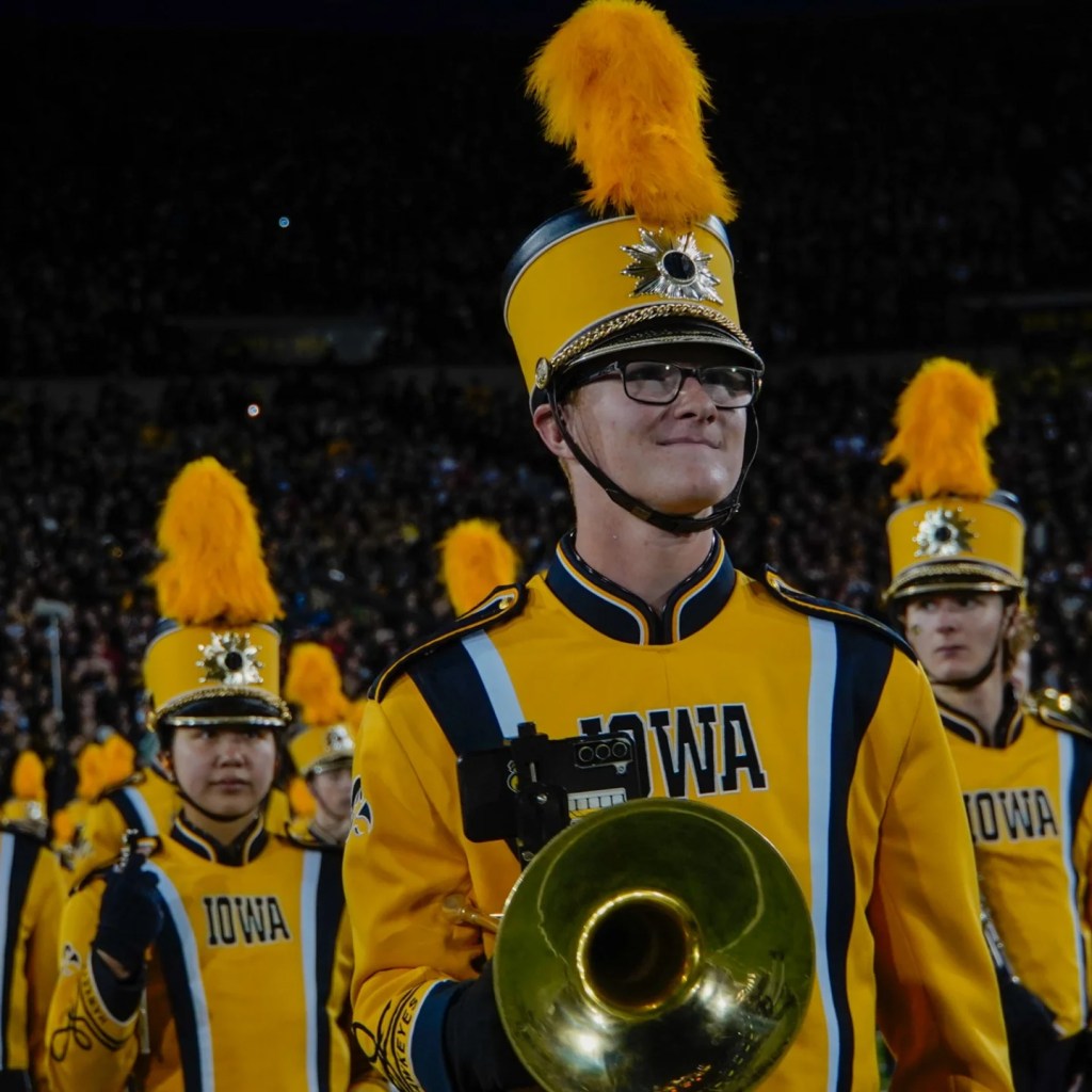 Iowa marching band member taken off life support after collapsing at football game