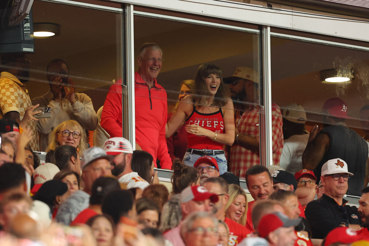 Travis Kelce reacts to Taylor Swift’s viral ‘that’s my husband!’ moment at Chiefs game