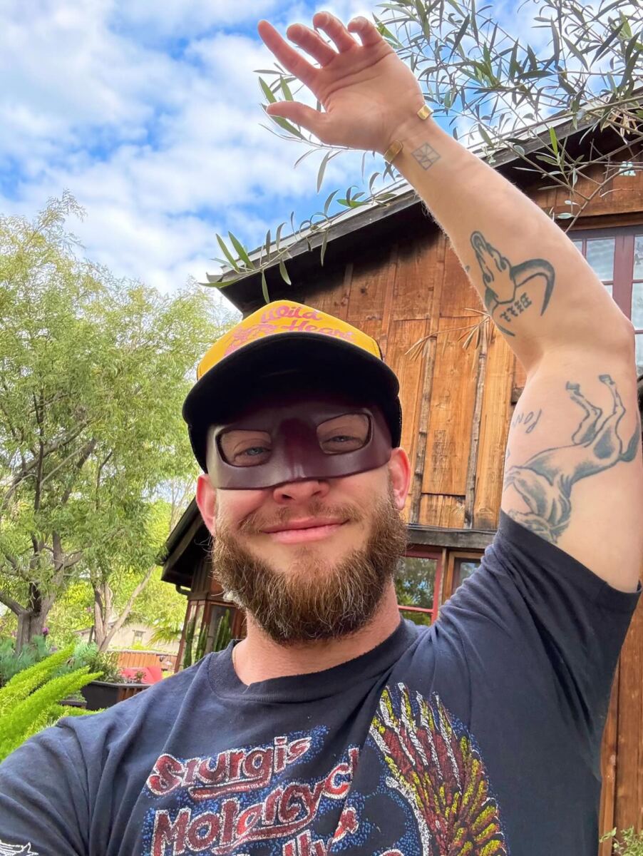 Country singer Orville Peck claims he hooked up with NFL player: ‘Made out with a guy on the Raiders’