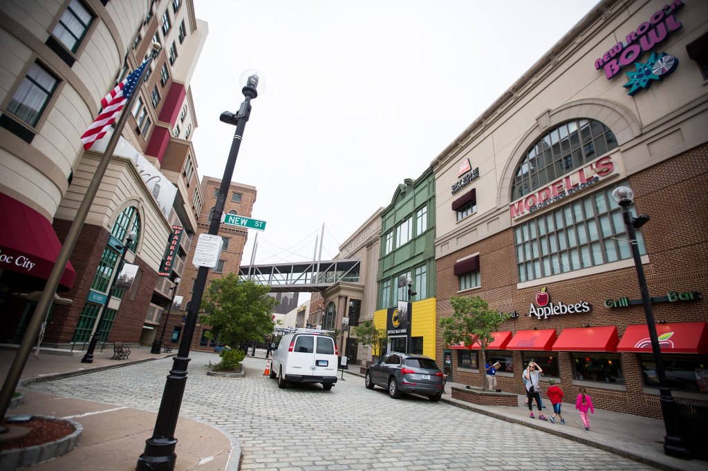 Monstrous NY shopping mall that aimed to spark troubled downtown devolves into bane of Dem-run city