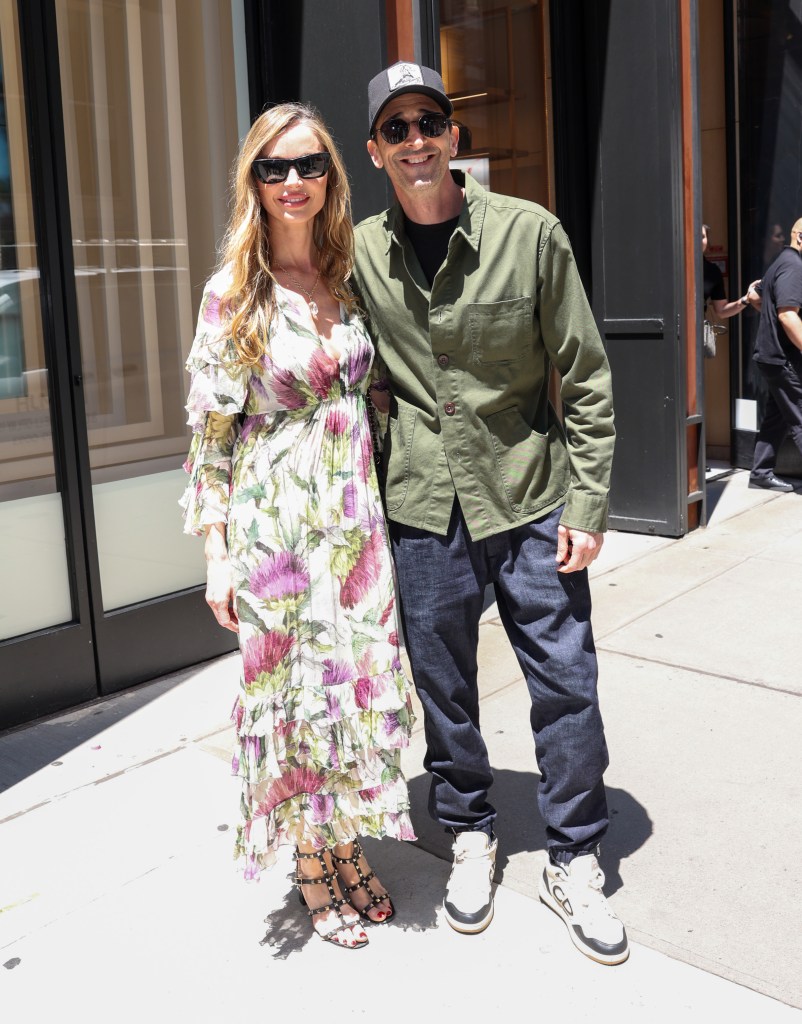 Hollywood A-lister goes incognito as he rides NYC subway