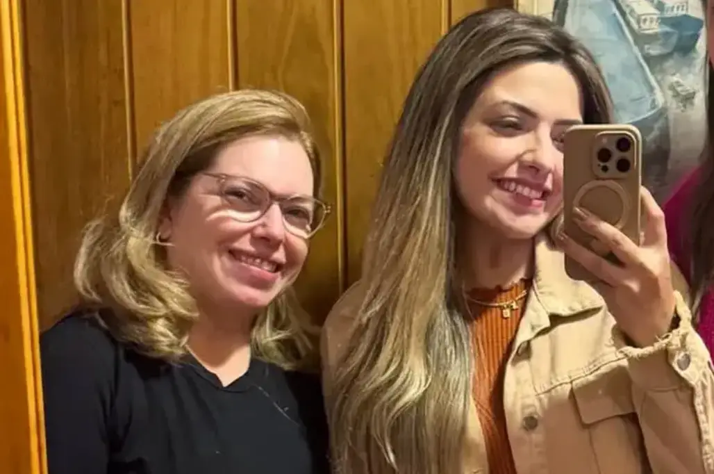 Mother and daughter both die of cancer just 10 hours apart as family speak out