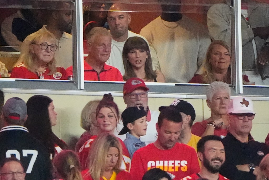 Taylor Swift cheers on Travis Kelce alongside her parents and mother-in-law at Chiefs-Colts game in Kansas City