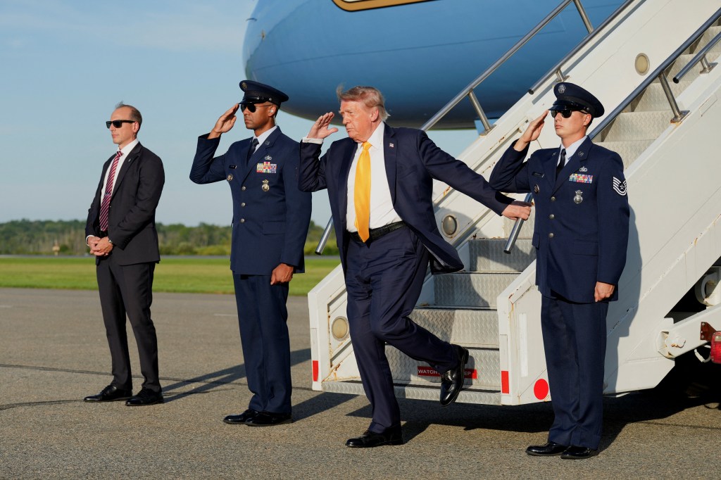 President Trump debuts new brown hairdo — and people are shocked