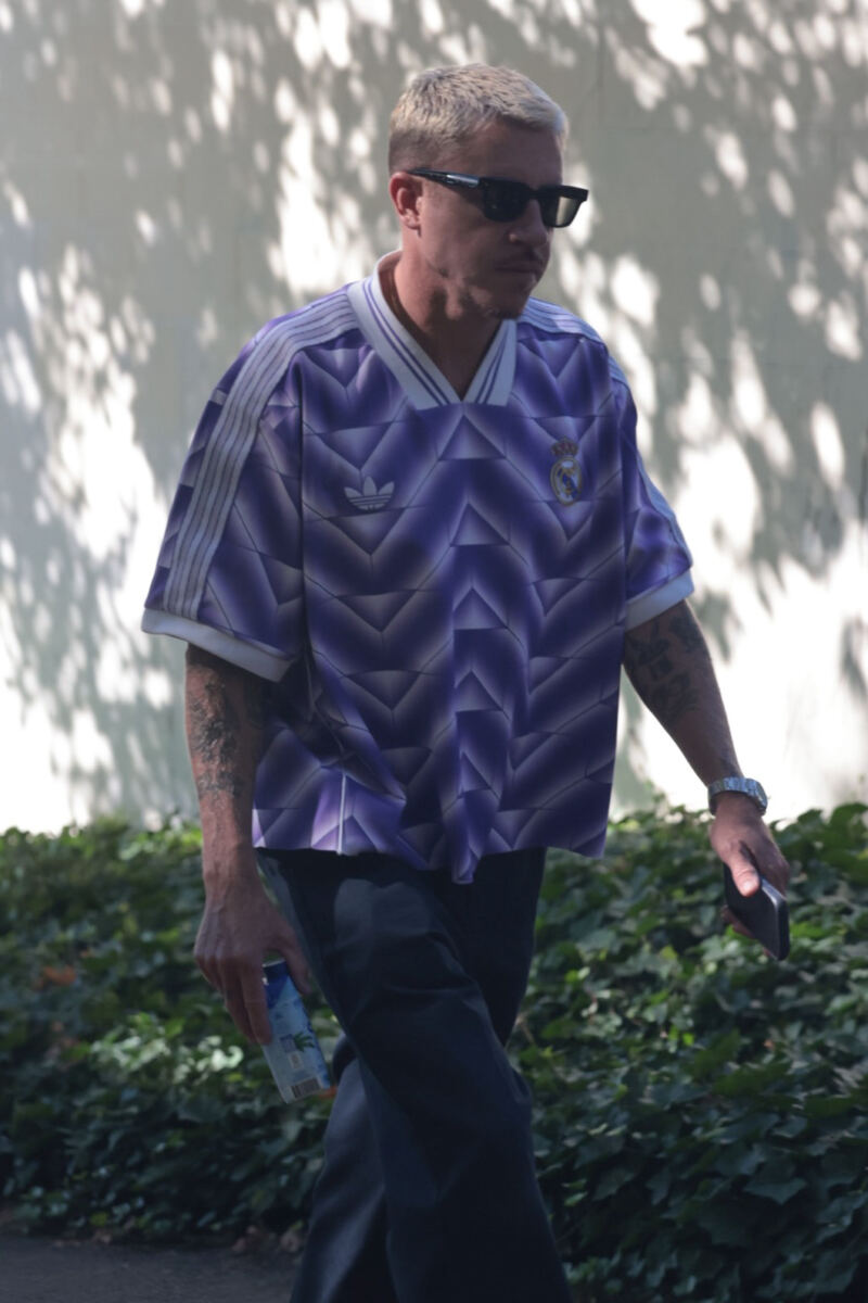 Macklemore goes on a walk with parents in Seattle in first sighting since Ed Sheeran concert debacle