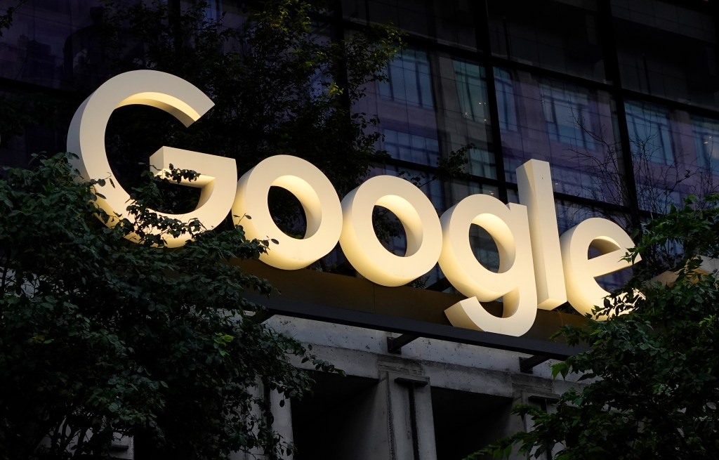 Famous British painter asks Google to unmask scammer impersonating her