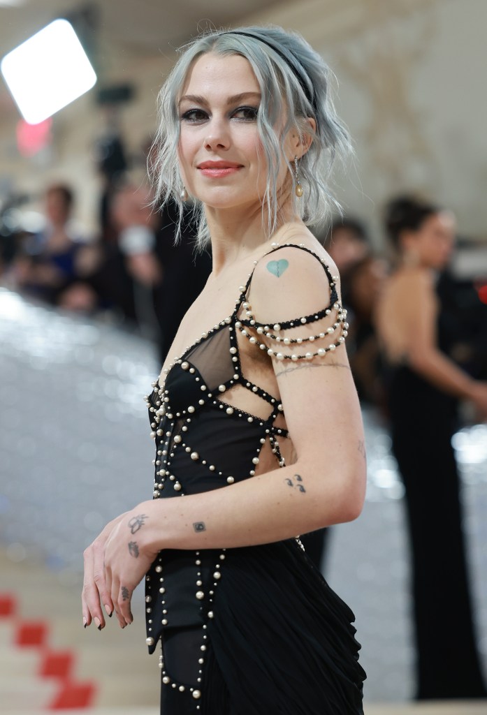 Phoebe Bridgers inks tattoo for boyfriend Bo Burnham
