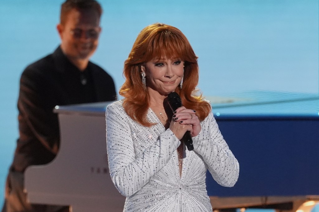 Reba McEntire haunted by missed call from Dolly Parton a month before her death: ‘I’ll never know why’