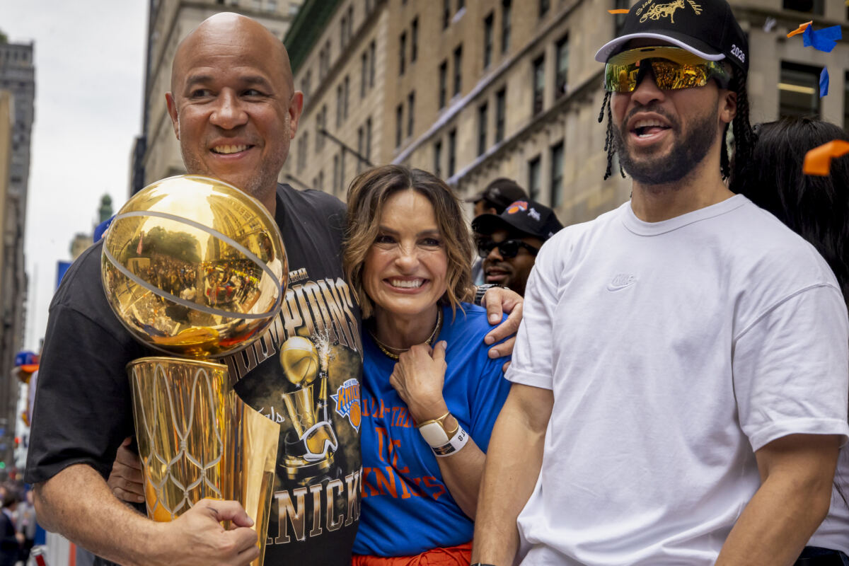 Knicks star Jalen Brunson crashes BFF Mariska Hargitay’s Emmys 2026 opener