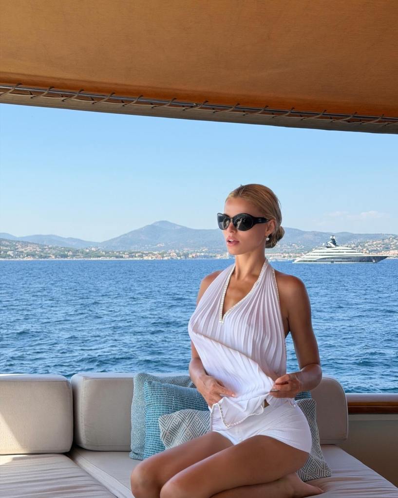 Brooks Nader levels up her pedicure with a massive aquamarine-set toe ring