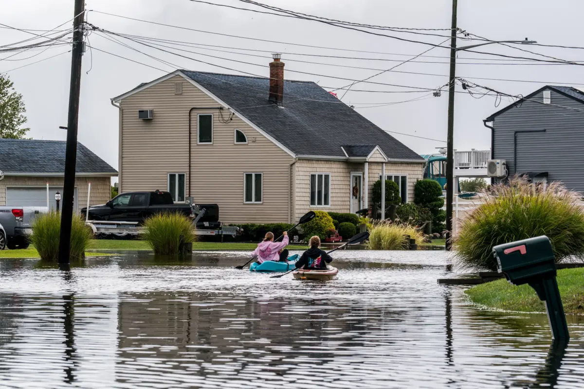 At least one dead as ferocious nor'easter slams East Coast with 80mph winds and massive coastal floods