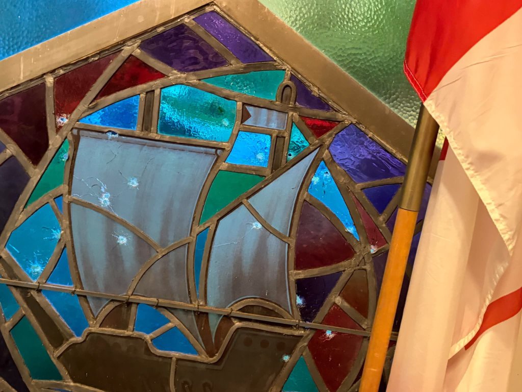 Ex-Canadian soldier opens fire at synagogue on Yom Kippur, wounds cop in possible antisemitic attack: officials