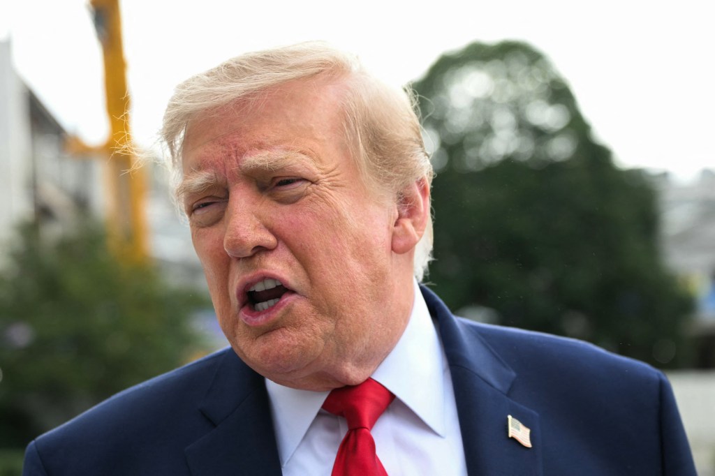 Tennessee uses unusual alcohol tactic to get fans there early with President Trump attending Texas showdown