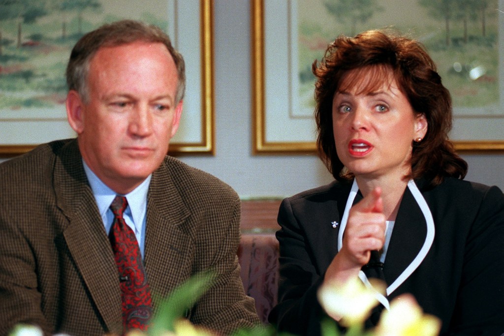 Melissa McCarthy and Clive Owen are spitting image of JonBenét Ramsey’s parents in first photo from new Netflix drama