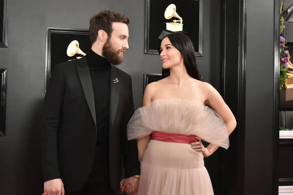 Kacey Musgraves responds after her tour prop shaped like man's private part sparks outrage from fans