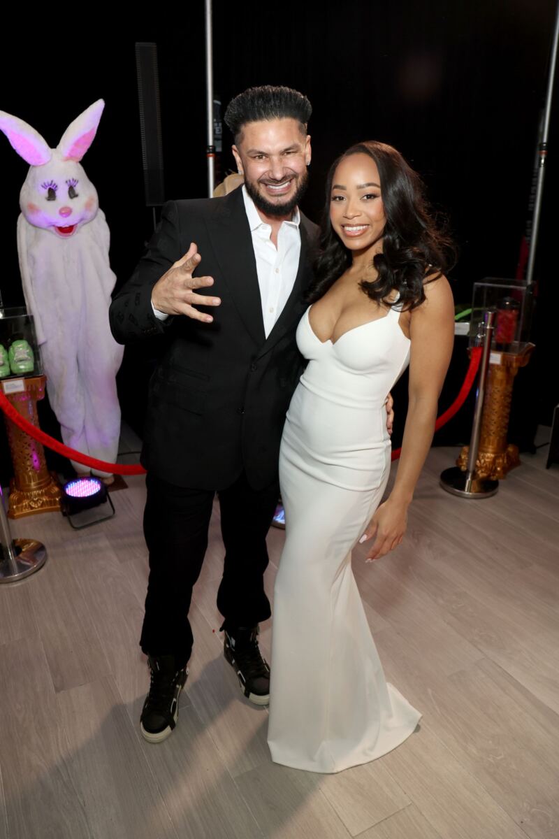 ‘Jersey Shore’ star Paul ‘DJ Pauly D’ DelVecchio gets engaged to girlfriend Nikki Hall