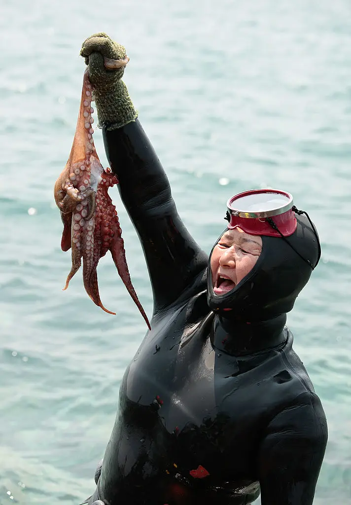 Women dubbed ‘real-life mermaids’ can dive without oxygen for minutes – but their culture faces a tragic threat