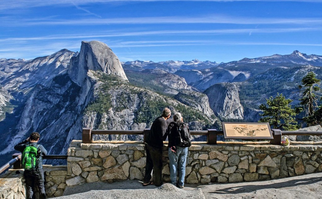 Wildfire closes road to iconic Yosemite viewpoint