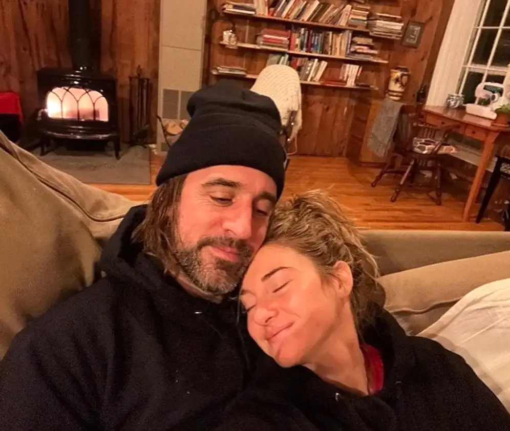 Aaron Rodgers' ex Mallory Edens issues sharp response after he throws shade at his past girlfriends