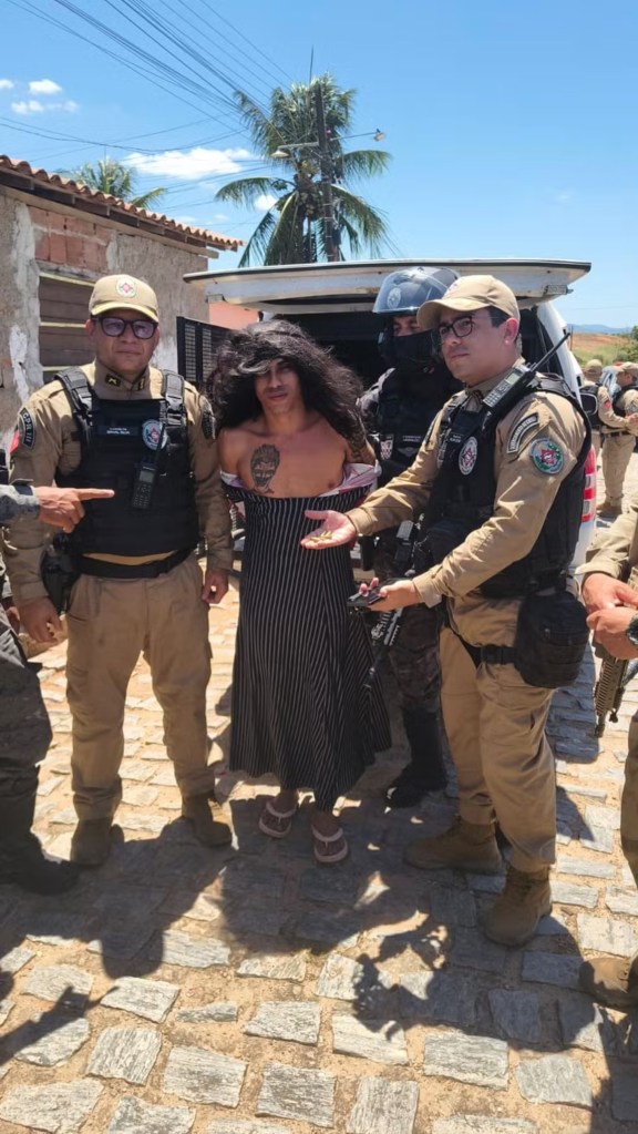 Suspected serial killer arrested trying to flee dressed as a woman before confessing to 80 murders