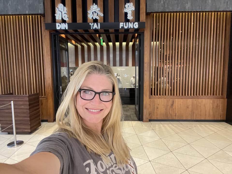‘Racist Karen’ makes deranged court appearance after sick video of her abusing father and daughter