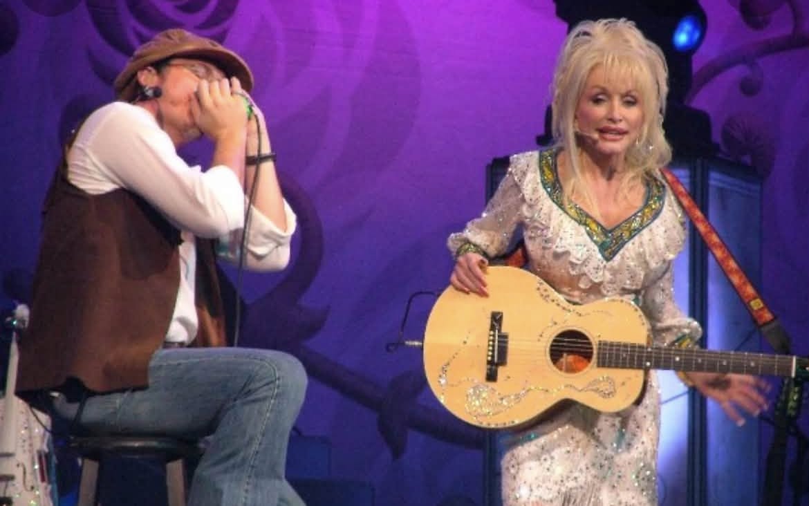 Sally Field, Reba McEntire lead emotional Dolly Parton tribute at 2026 Emmys