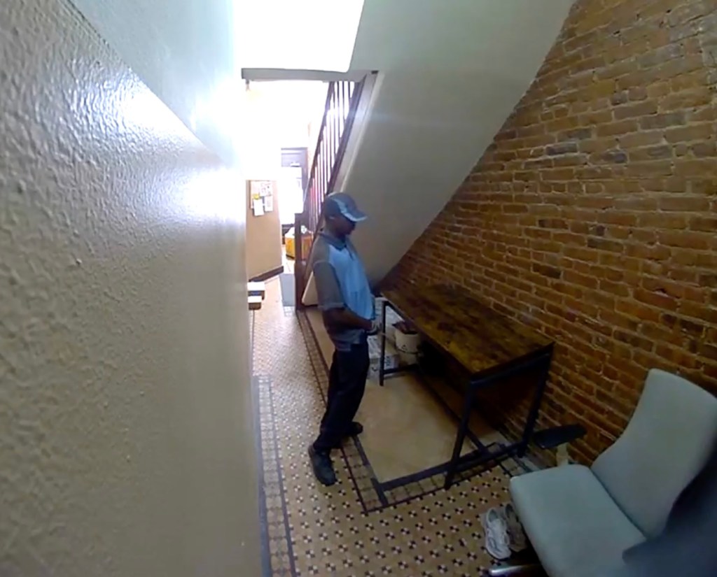 Shocking video shows Amazon delivery driver peeing all over posh NYC apartment lobby