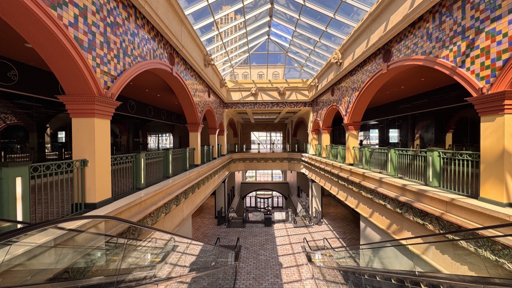 Monstrous NY shopping mall that aimed to spark troubled downtown devolves into bane of Dem-run city