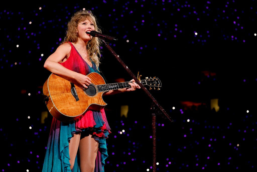 Photographer scammed family out of $4.6M in child modeling fraud scheme, blew it on gambling, $200K Taylor Swift tickets