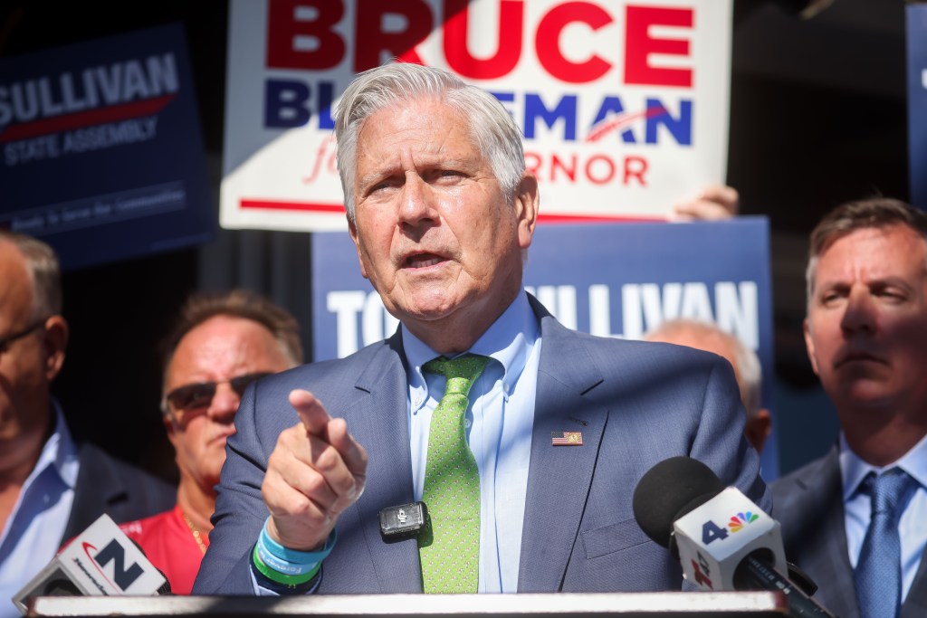 Gov. Hochul and Bruce Blakeman to face-off during single debate in NY gubernatorial race