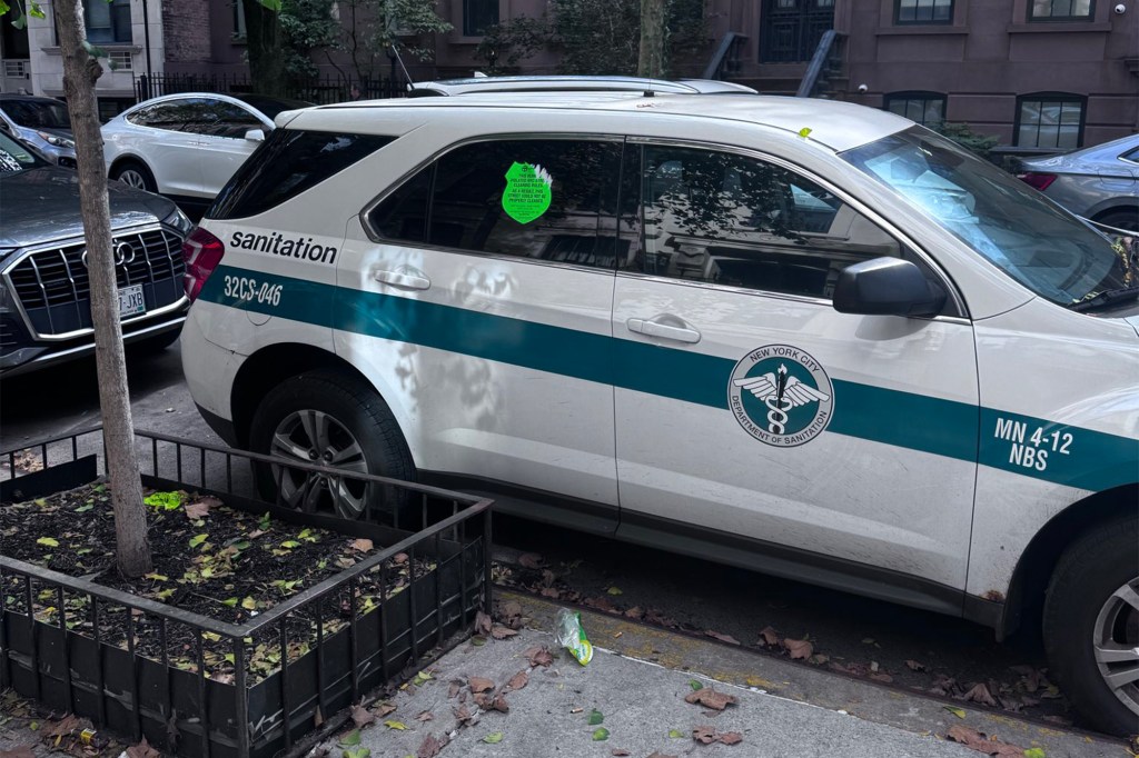 ‘Disgruntled’ car owner slaps ‘shame sticker’ on NYC sanitation car
