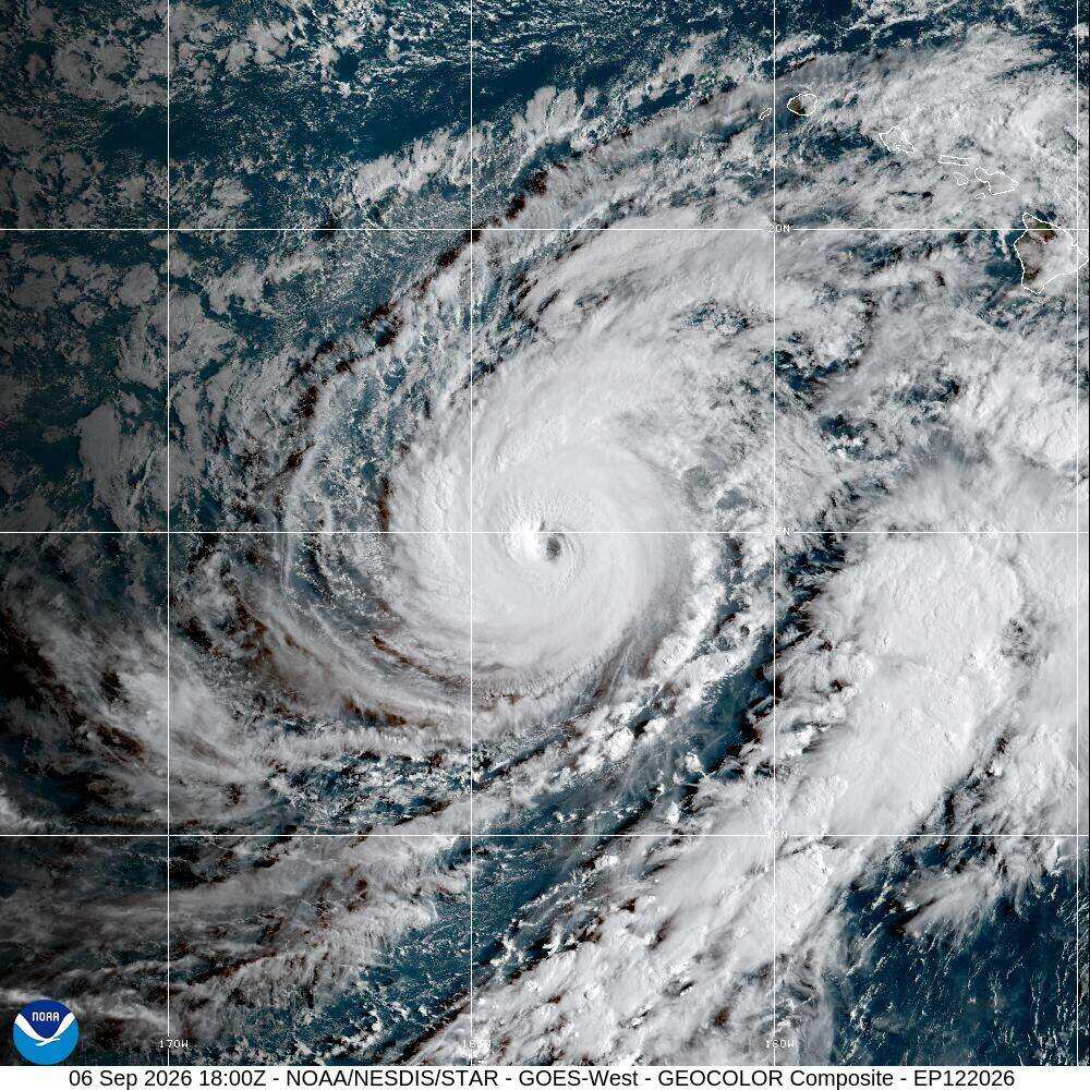 Life-threatening Hurricane Lowell makes rare direct hit on Hawaii as intense rain, wind blast state