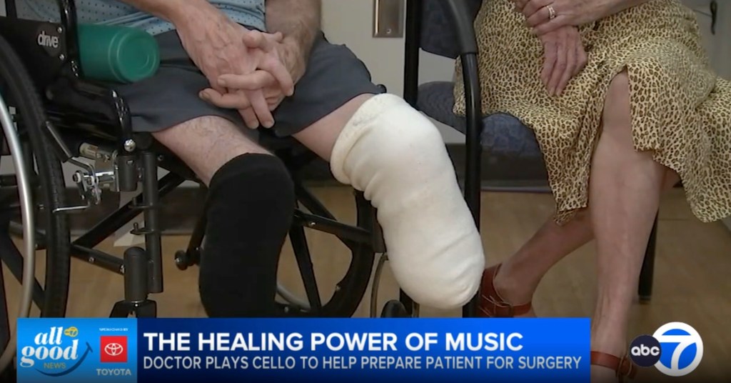 Heartwarming moment doctor plays cello for Army veteran before he has both legs amputated