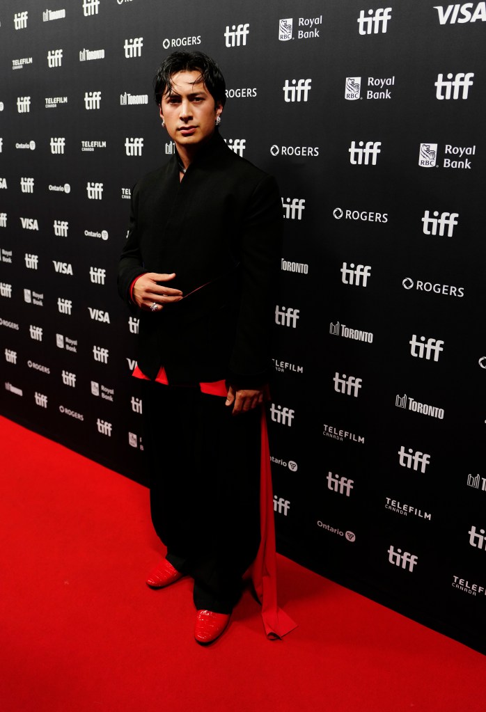 Hudson Williams is iced out in $700K of Bulgari diamonds — and custom grills — at TIFF