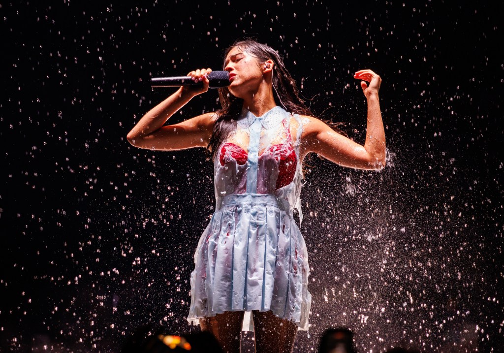 Olivia Rodrigo’s dress melts off her body onstage during ‘Unraveled Tour’ concert in Connecticut