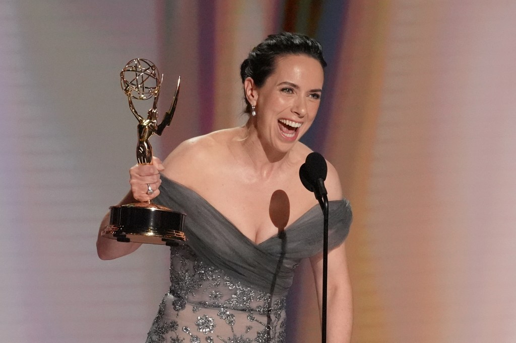 Emmys 2026 review: ‘Widow’s Bay’ sweeps an uneven night with over-the-top host Mariska Hargitay