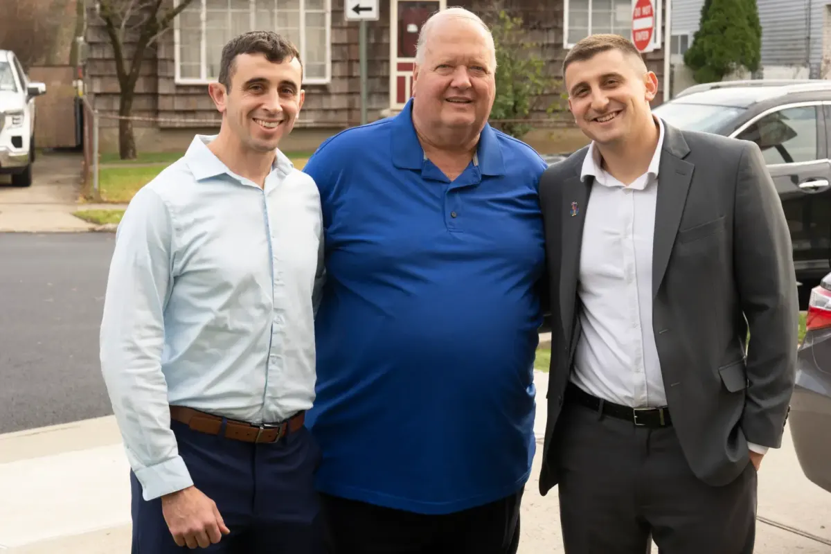 9/11 survivor met a stranger minutes before he died - 25 years later he finally found his sons