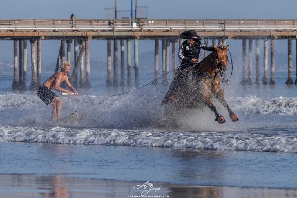 California town shuts down for incredible rodeo on the beach as thousands pack the sand