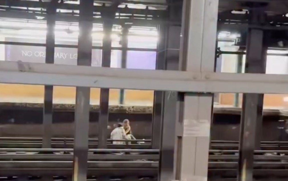 Doomed duo killed by NYC subway were hugging and kissing before ending up on tracks: sources