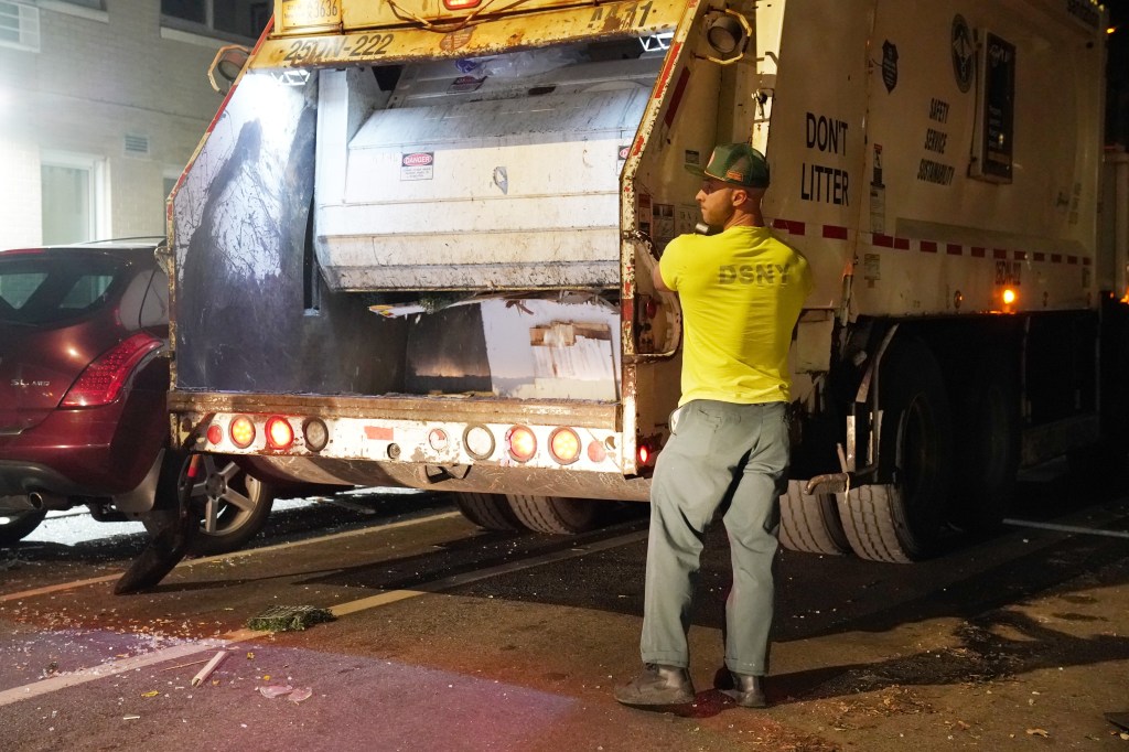 Snitches get riches: NYC woman wins $4K for ratting out garbage dumper through city program