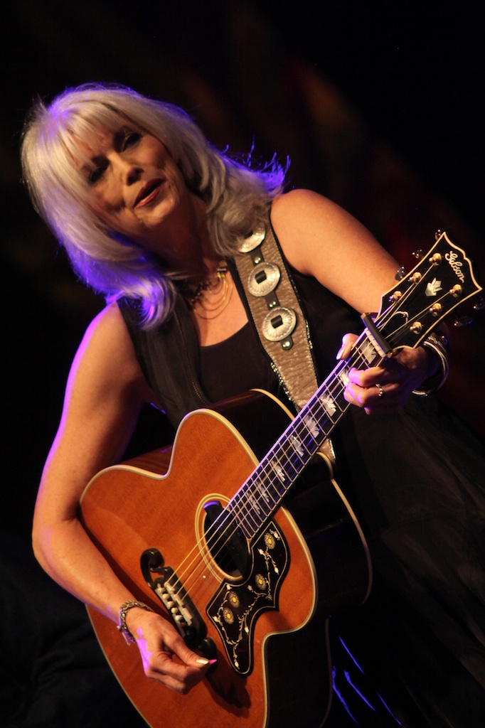 Dolly Parton posthumously accepts Lifetime Achievement Award in video recorded before death