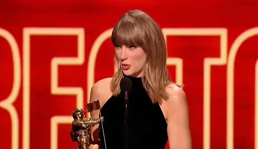 Truth behind viral VMAs clip appearing to show Charli xcx's 'rude reaction' to Taylor Swift speech