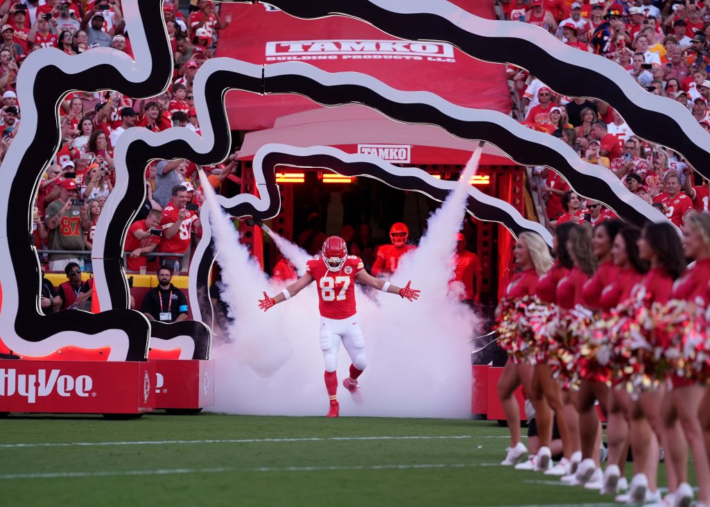 Taylor Swift cheers on Travis Kelce alongside her parents and mother-in-law at Chiefs-Colts game in Kansas City